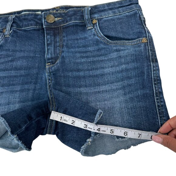 Kut From The Kloth Gidget Fray Hem Denim Shorts Women SZ 8 Blue Medium Wash - Picture 7 of 10